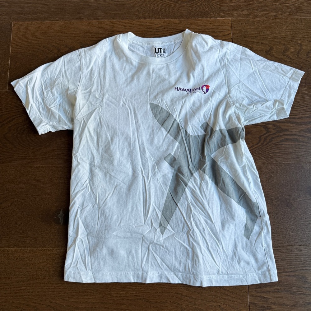 Uniqlo Hawaiian Airlines Graphic Tee
